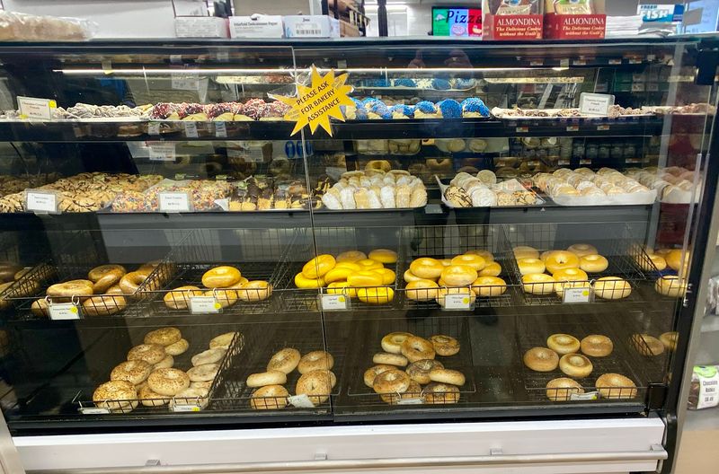 This Kosher Grocery Store In Connecticut Has People Traveling From Miles Away - Decor Hint Fresh Bakery Items That Draw Crowds