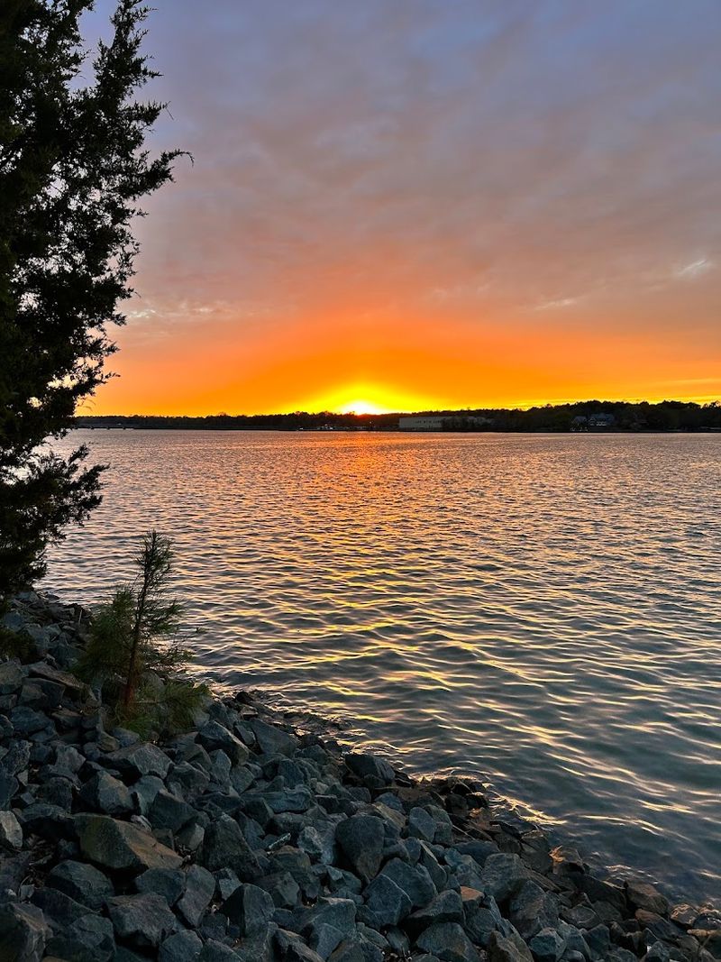 Sunset Views And Scenic Spots