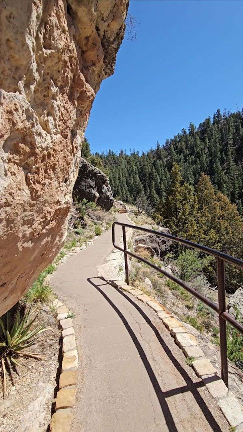 This 1-Mile Arizona Trail Reveals An Ancient Village Hidden Inside The Cliffs - Decor Hint Rim Trail For A Different Perspective