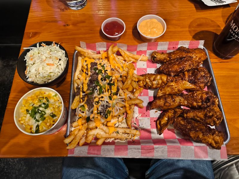 This New York Korean Restaurant Knows Exactly How To Do Fried Chicken Right - Decor Hint The Seoul Sampler That Lets You Try A Little Of Everything