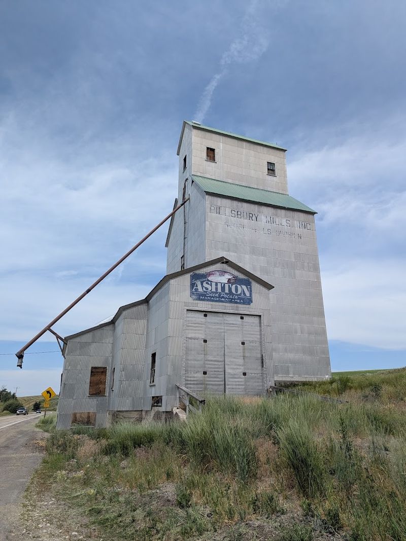 Historic Grain Elevators And Old Pillsbury Mills