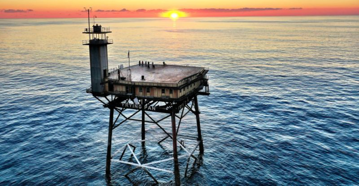 You Can Actually Spend The Night In A Historic North Carolina Tower 32 Miles Offshore - Decor Hint