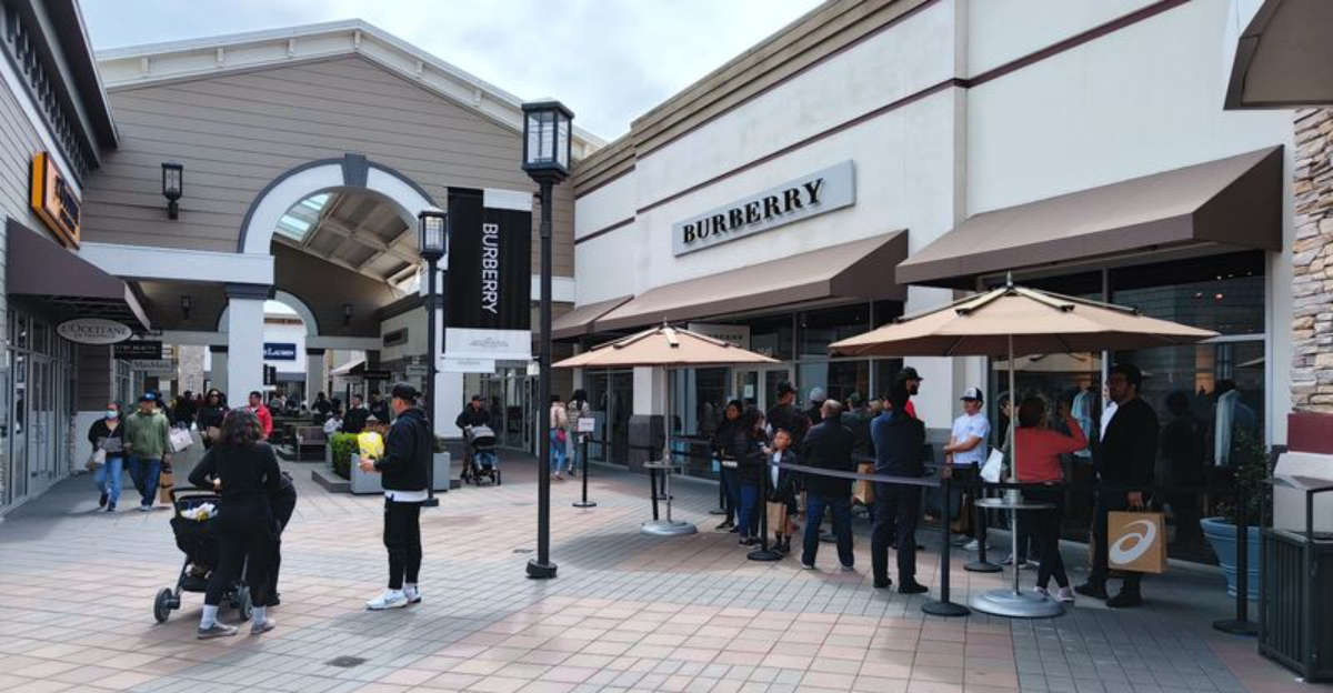 You Could Spend All Day At This 700000 Square Feet Northern California Outlet Mall And Still Miss A Few Corners - Decor Hint