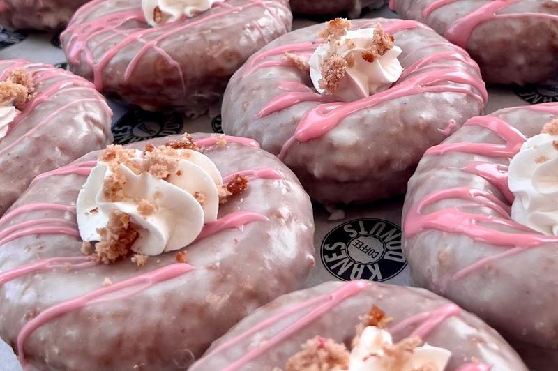 10 Massachusetts Bakeries And Cafés That Make Mornings Feel Perfect - Decor Hint Kane's Donuts