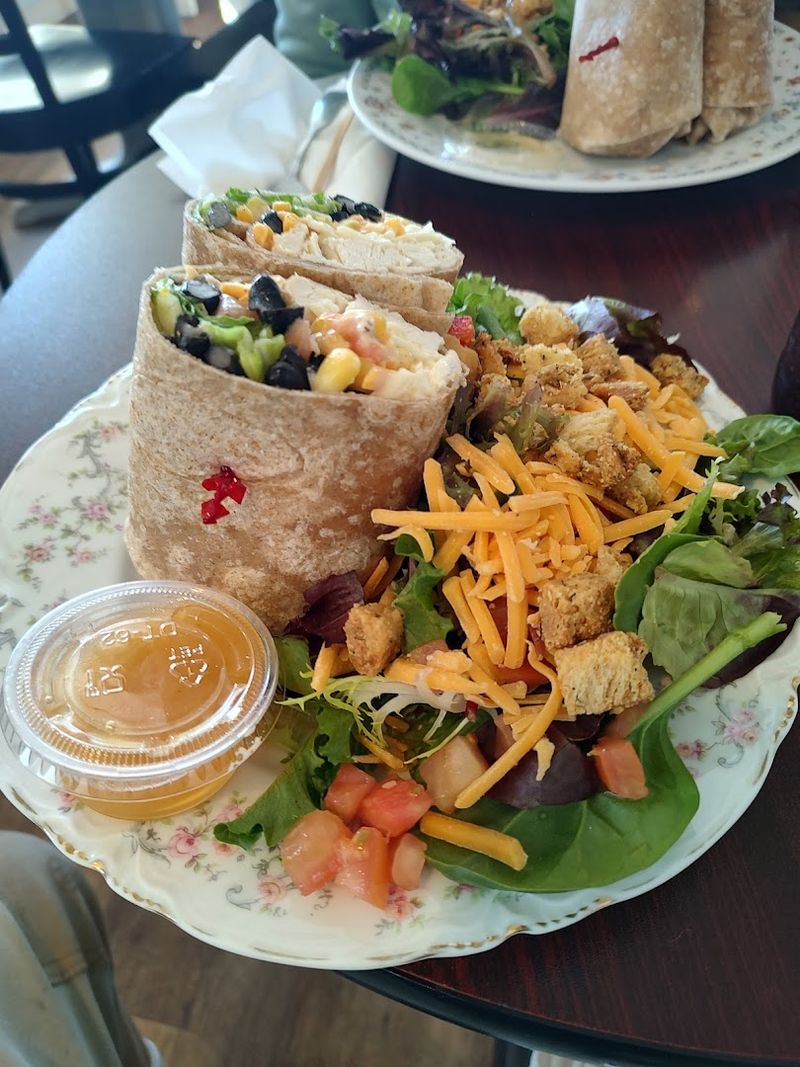 LuAnn's Bakery & Café, Ellington