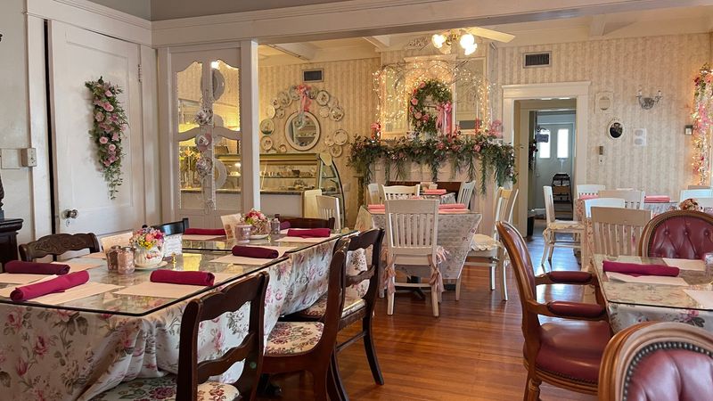 10 Charming Florida Tea Houses Where Every Cup Feels Like A Little Escape - Decor Hint Lavender 'N Lace Tearoom