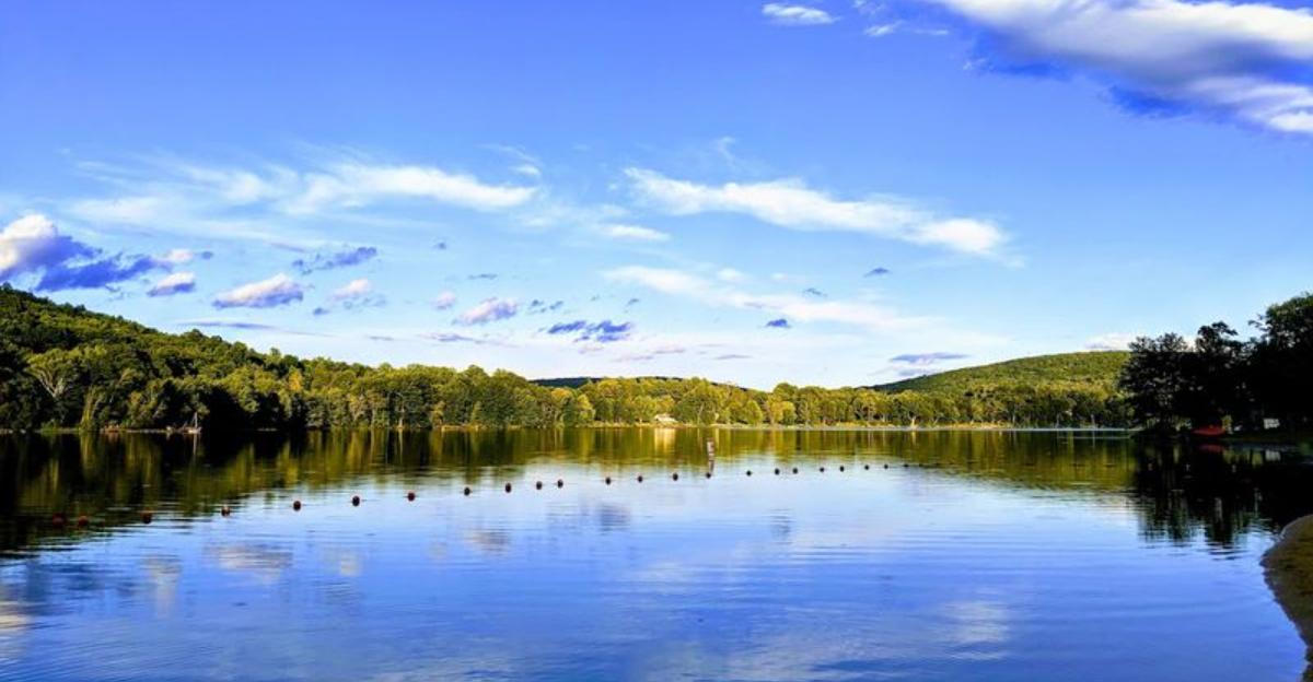 10 Connecticut Swimming Spots With Clear Blue Water Ideal For Summer 2026 - Decor Hint