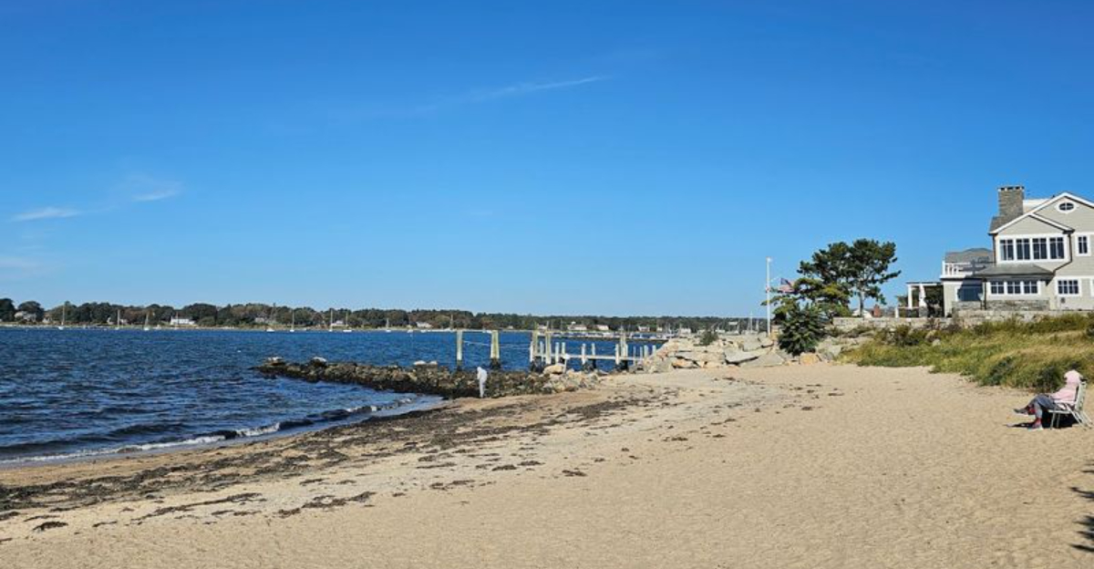 10 Hidden Connecticut Beaches You Will Wish You Found Sooner - Decor Hint