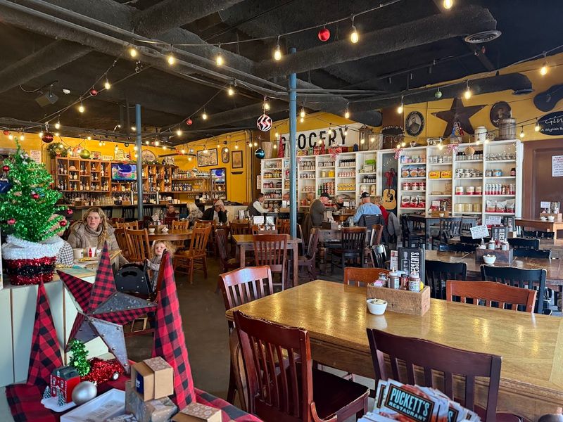 Puckett's Grocery & Restaurant, Franklin
