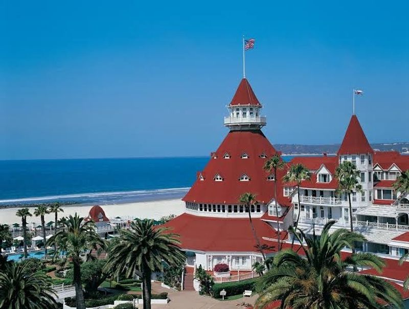 11 California Historic Hotels And Inns That Feel Like Stepping Into Another Era - Decor Hint Hotel del Coronado, Coronado