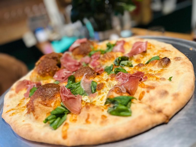 Greenside Pizzeria