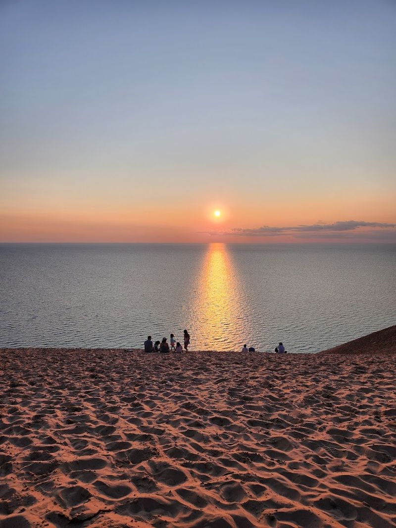 11 Michigan Road Trip Destinations That Cost Very Little But Feel Priceless - Decor Hint Sleeping Bear Dunes National Lakeshore