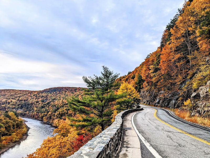Upper Delaware Scenic Byway (Route 97 – Hawk's Nest)