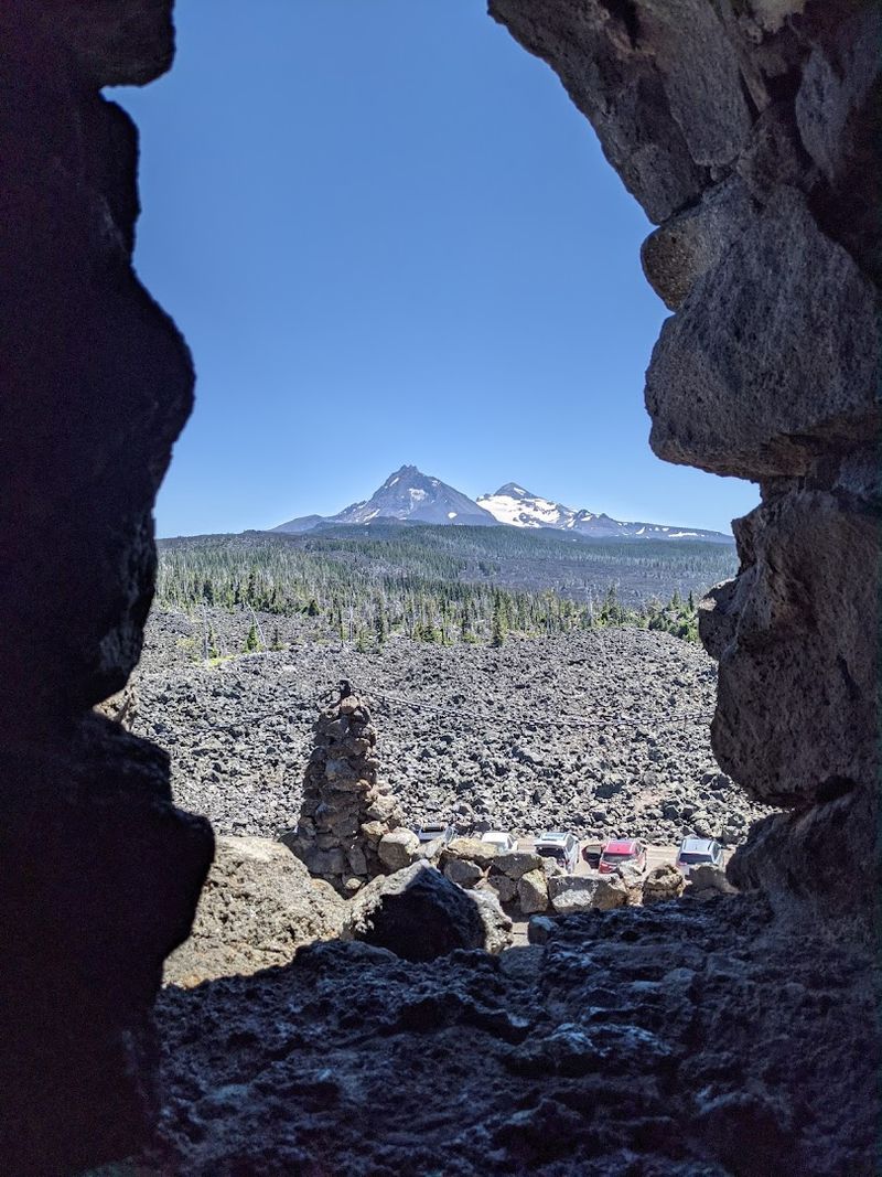 11 Oregon Mountain Views That Feel Almost Too Beautiful To Be Real - Decor Hint Dee Wright Observatory