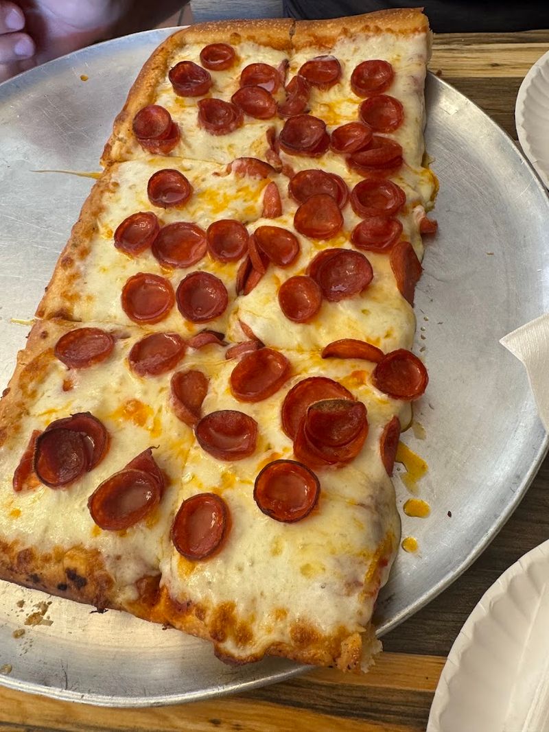 11 Unassuming West Virginia Restaurants Serving Pizza Locals Can't Stop Talking About - Decor Hint The Pizza Place, Parkersburg