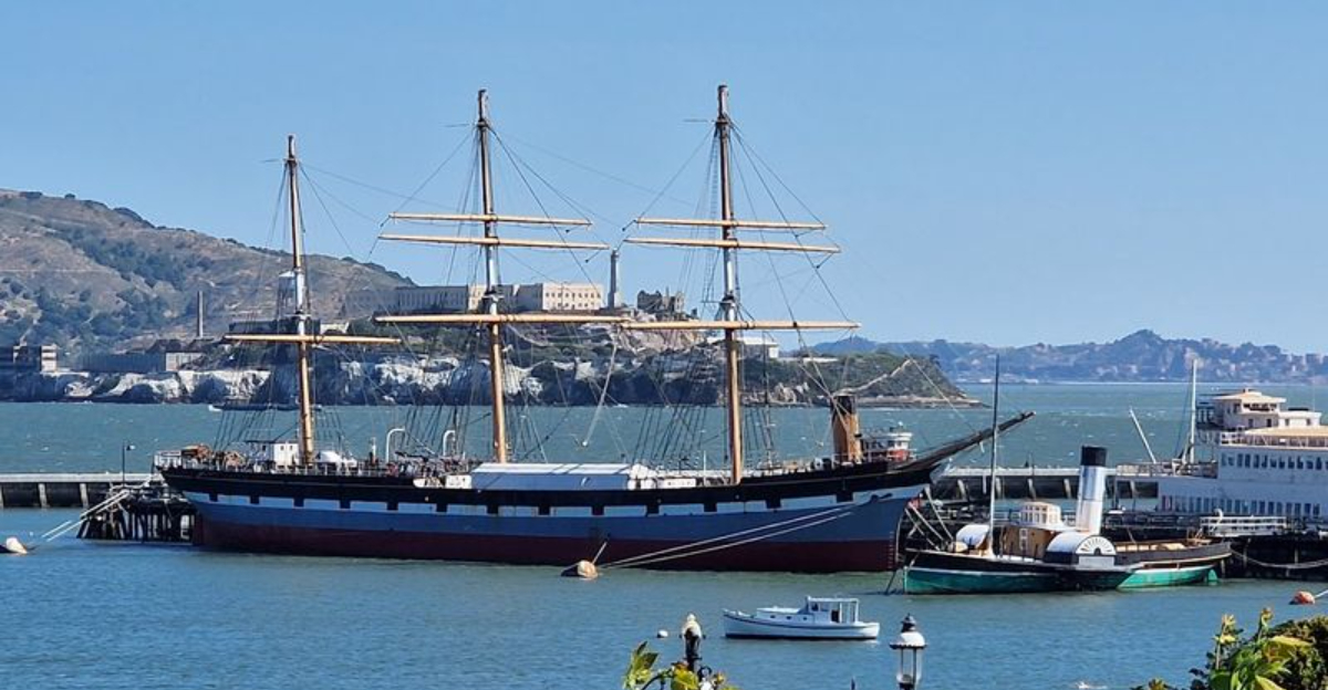 12 California Coastal Places Where Shipwrecks And Lighthouses Still Tell Stories - Decor Hint
