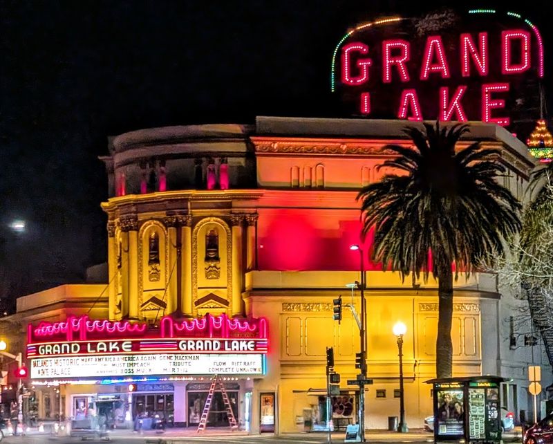 Grand Lake Theatre, Oakland