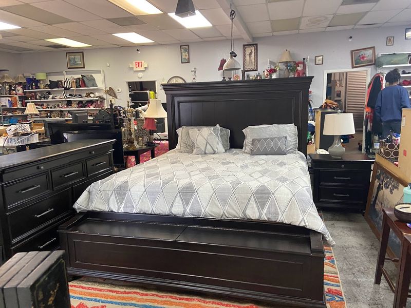 AZ Thrift LLC, Kissimmee