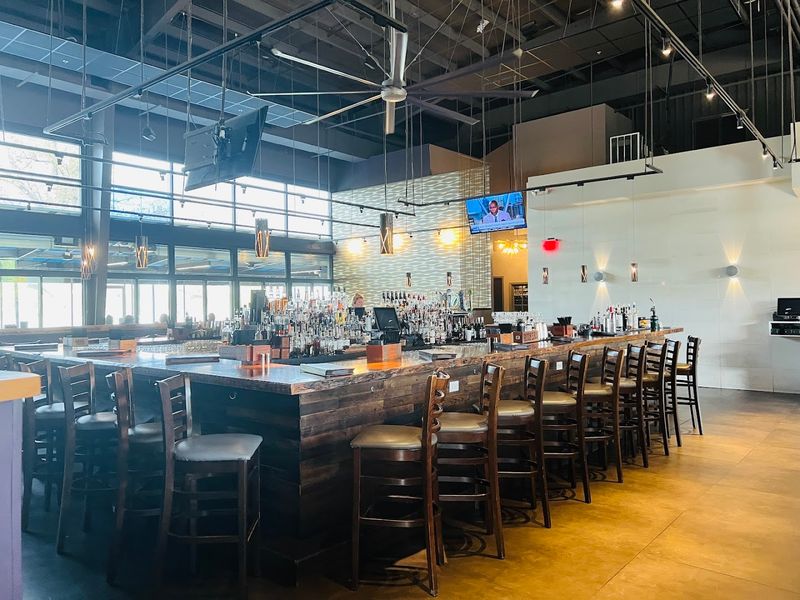 River House Restaurant And Raw Bar