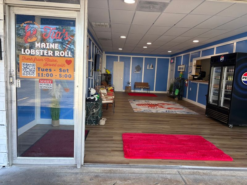Tias Maine Lobster Rolls LLC - Warner Robins