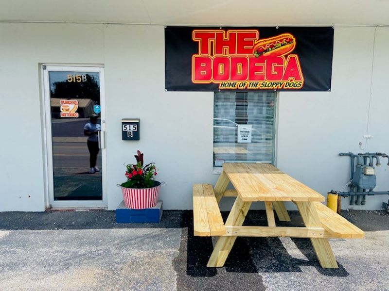 The Bodega - Home Of The Sloppy Dogs, Winchester