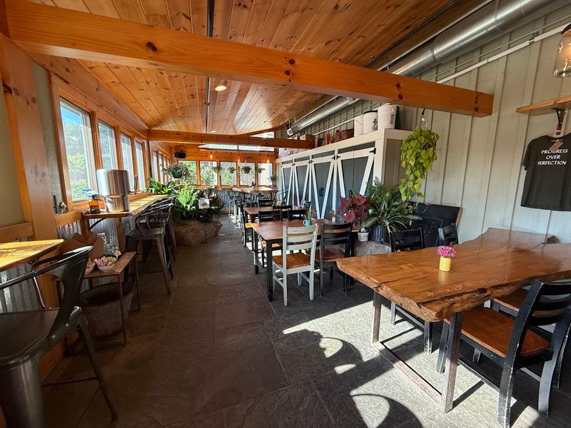 15 Charming Georgia Cafes With Scenic Views Perfect For This June - Decor Hint The Cafe At Scottsdale Farms