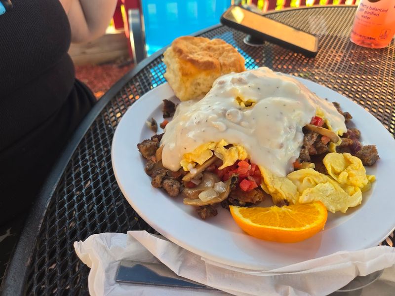 People Drive From Across Georgia For The Outrageously Delicious Breakfast At This Down-Home Restaurant - Decor Hint Biscuits And Gravy That Guests Rave About For Weeks