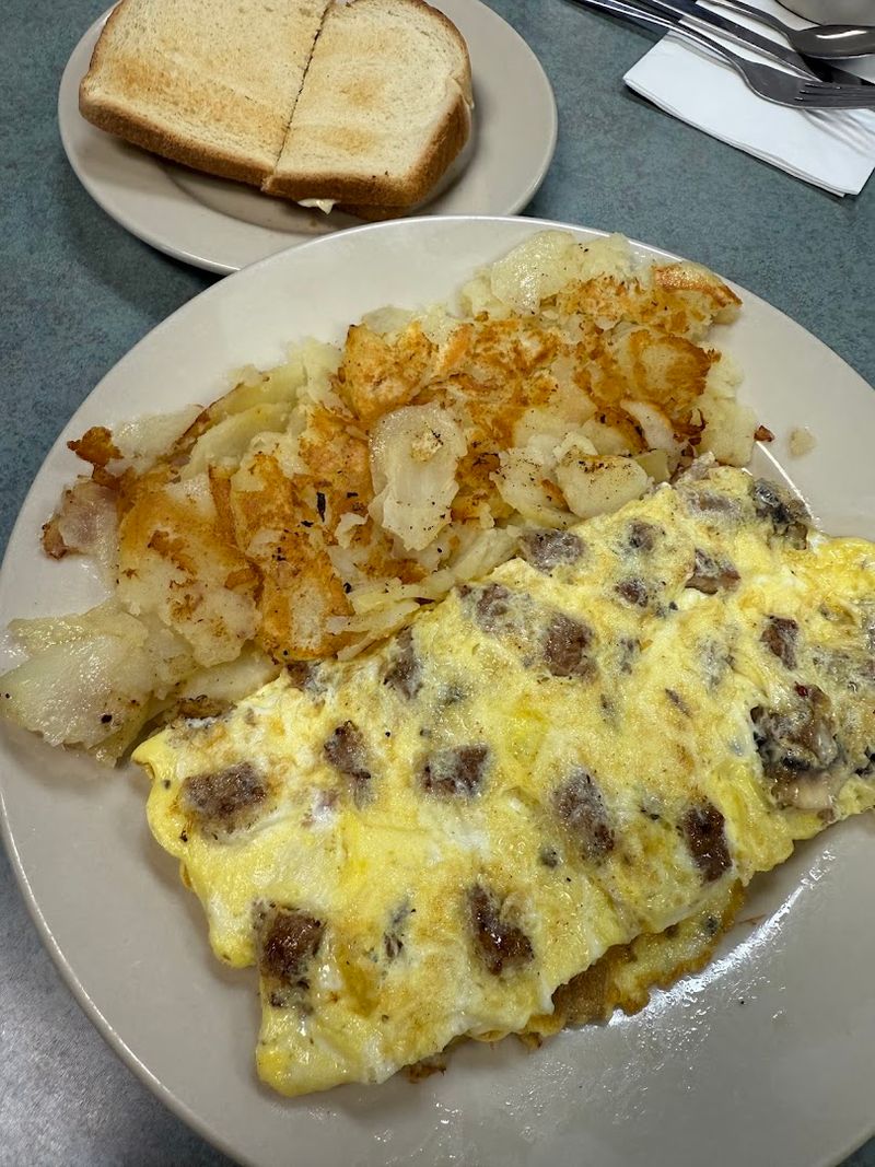 This Florida Restaurant Is Famous For Doing The Basics Exceptionally Well - Decor Hint Breakfast Portions That Mean Business