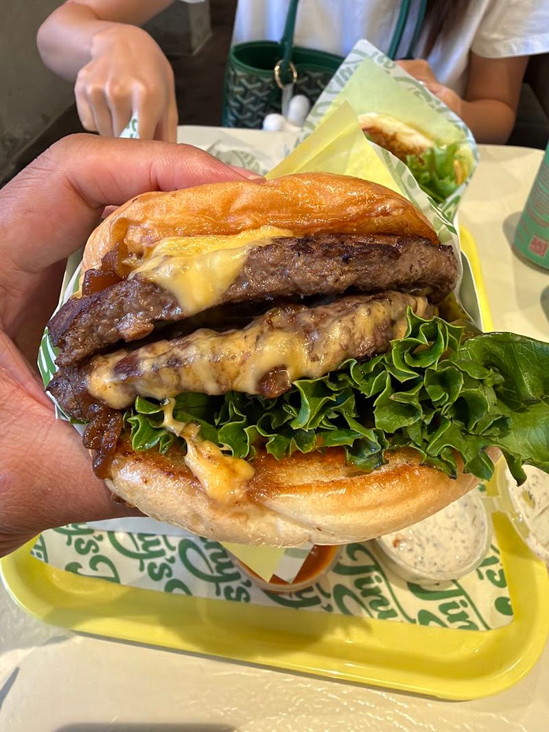 Dry-Aged Beef Keeps The Burger Serious