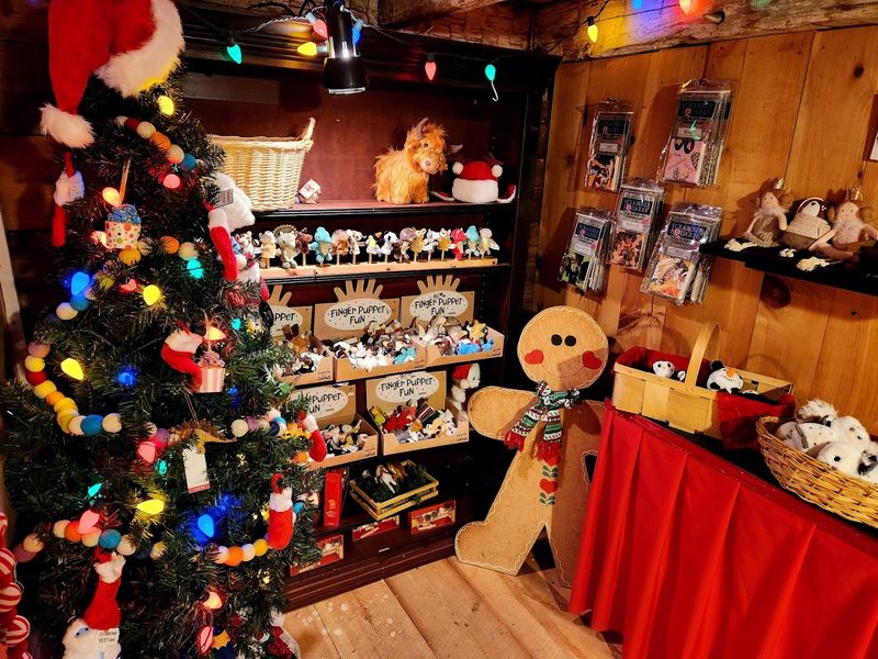 This Charming Christmas Barn In Connecticut Is As Magical As It Sounds Even Beyond The Holiday Season - Decor Hint Best For A Cozy Seasonal Drive