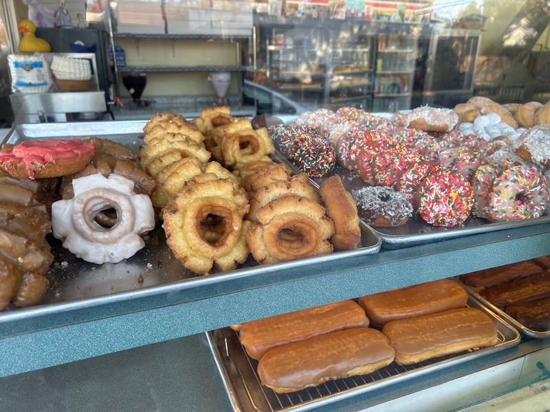 Simple Boxes, Quick Service, And Serious Donut Devotion