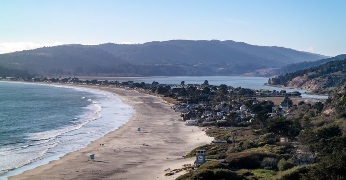 A Dreamy California Beach Town Where Ocean Air Does The Stress Relief For You - Decor Hint