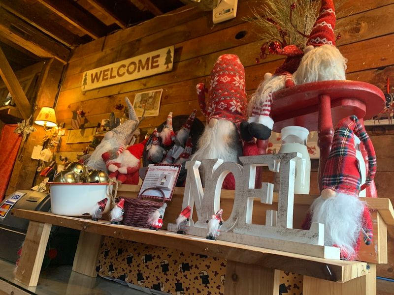 This Charming Christmas Barn In Connecticut Is As Magical As It Sounds Even Beyond The Holiday Season - Decor Hint Small Gifts With Big Nostalgia