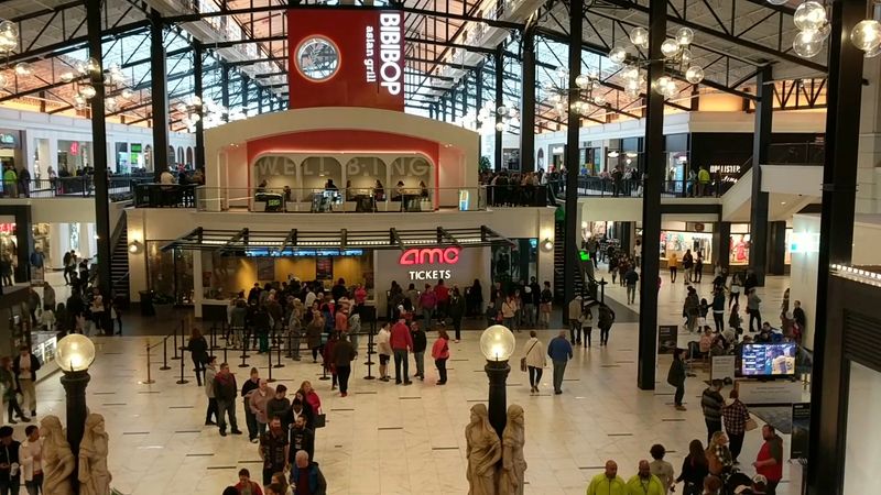Ohio's Biggest Shopping Destination Feels Like Its Own Little City - Decor Hint Ohio's Largest Movie Theater Lives Right Here