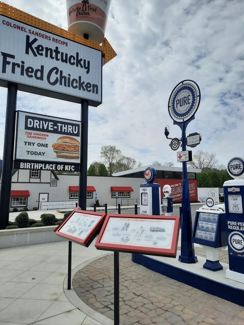 The Legendary Corbin, Kentucky Eatery That’s Been Serving The Same Secret 11-Herb Recipe Since 1952 - Decor Hint The Birthplace Of Kentucky Fried Chicken's Secret Recipe