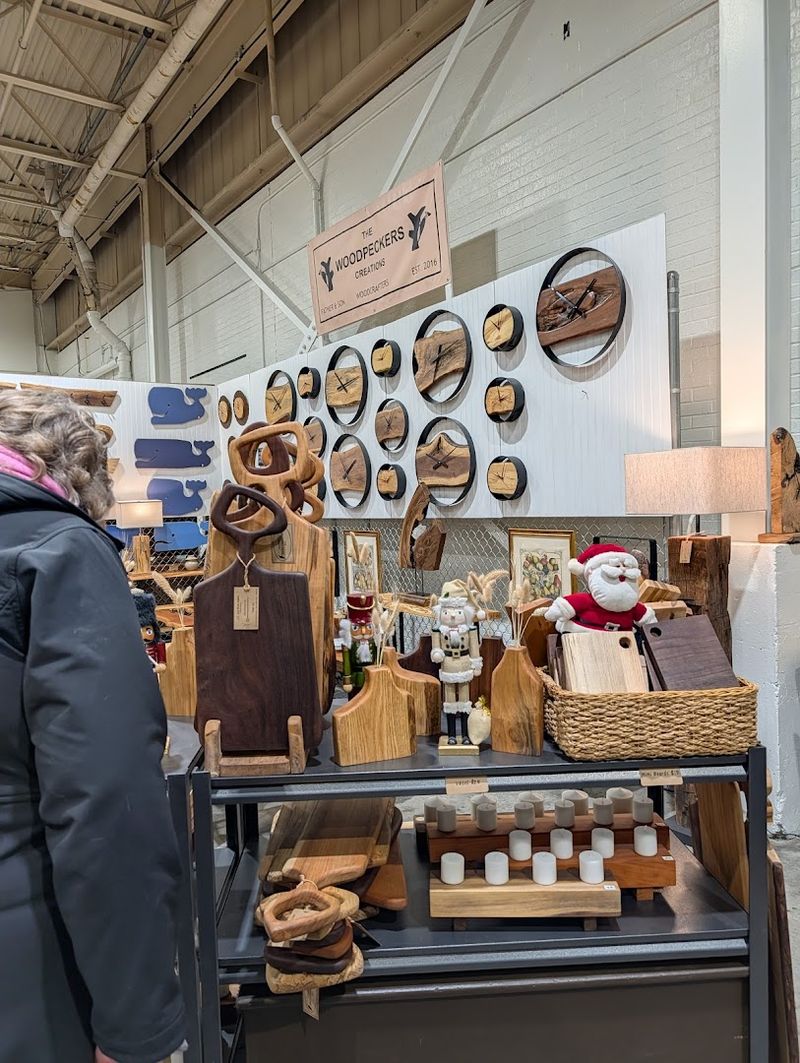 This Treasure-Packed Connecticut Thrift Store Is The Kind Of Place You Can Browse For Hours - Decor Hint Best When You Have Time To Explore