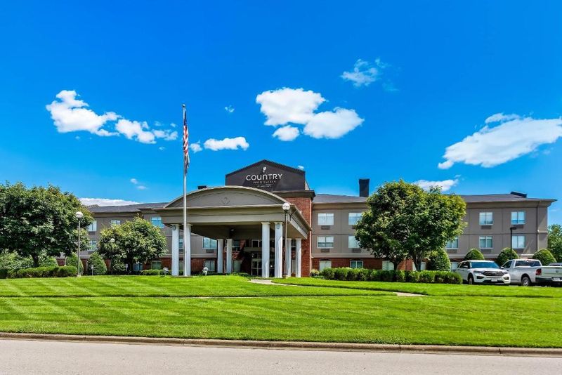 Central Location With Easy Access To Louisville And Nashville