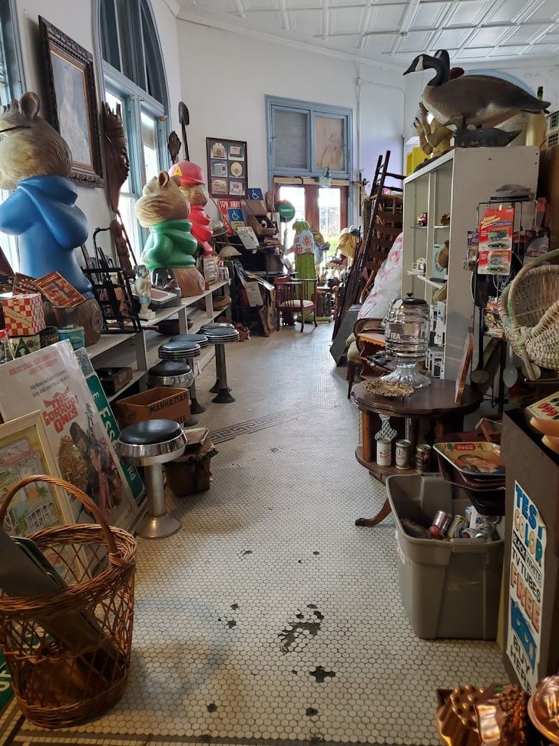 The Antique Fair That Comes Around Every Month