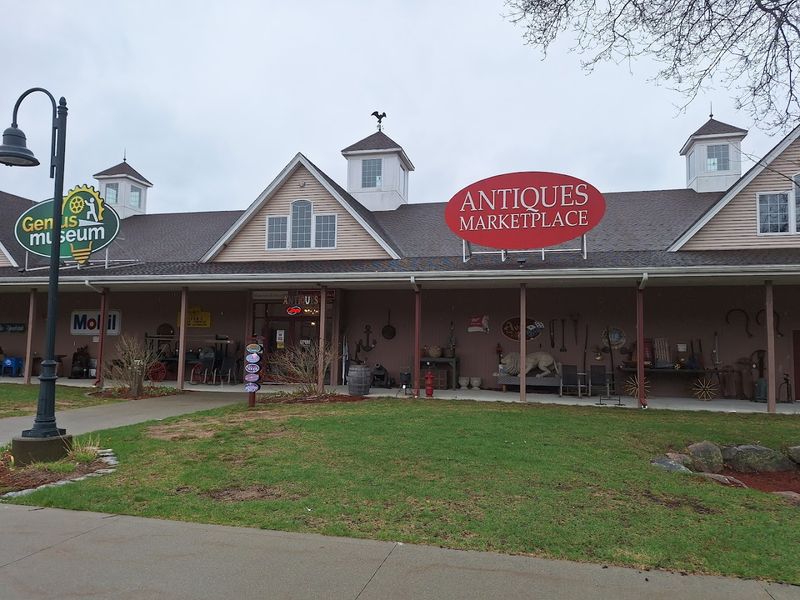 A Massive Antique Destination Hidden In Eastern Connecticut