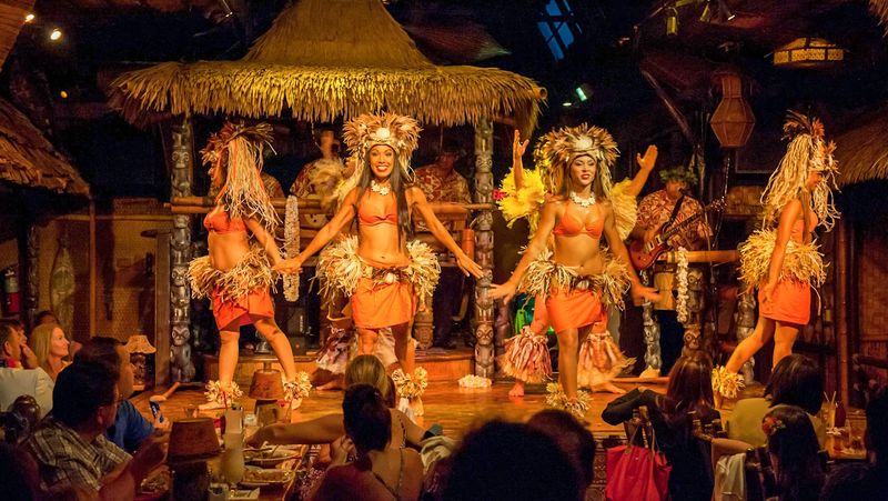 The Florida Restaurant That Turned Polynesian Culture Into An Unforgettable Night Out - Decor Hint The Polynesian Show That Delivers