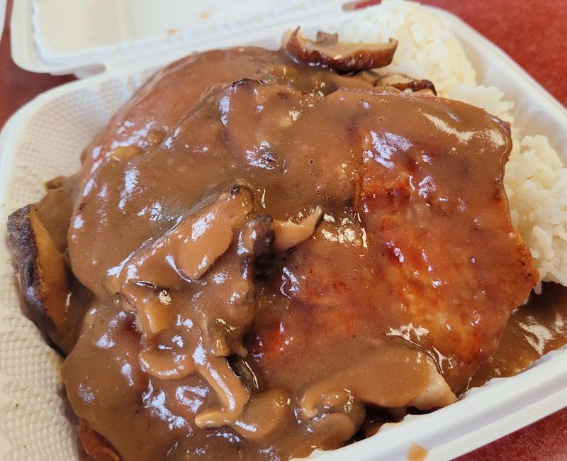 A Humble Hawaii Restaurant Is Serving Food Worth Crossing The Island For - Decor Hint The Oxtail Soup That Started The Conversation