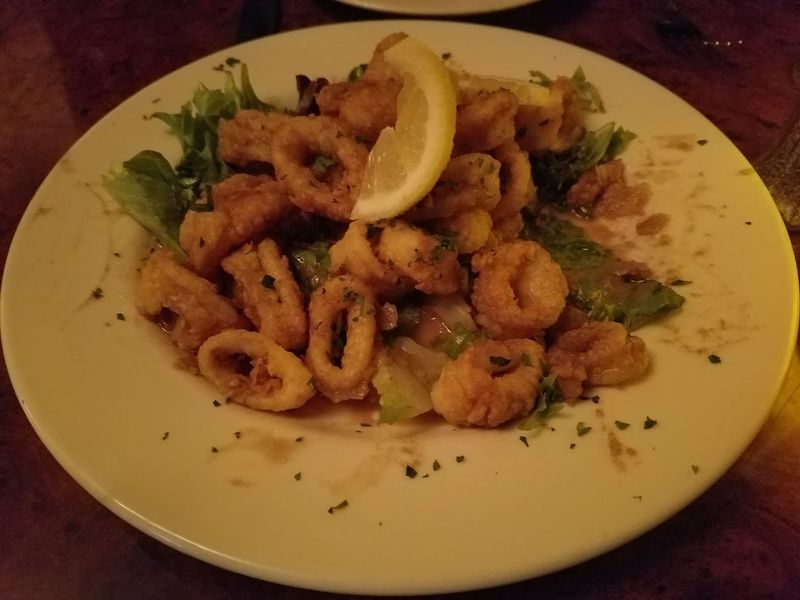 This Italian Spot In Connecticut Serves Calamari So Good People Can't Stop Talking About It - Decor Hint Why The Calamari Has Such A Big Reputation