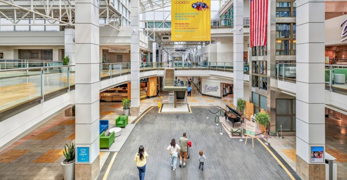 A Massive Shopping Center In Connecticut That Feels Like A Shoppers Dream - Decor Hint