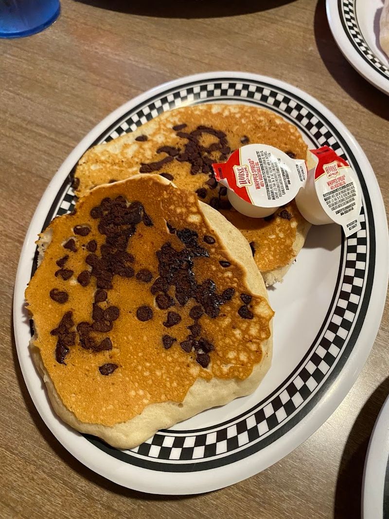 Fluffy Pancakes With Old-School Diner Appeal