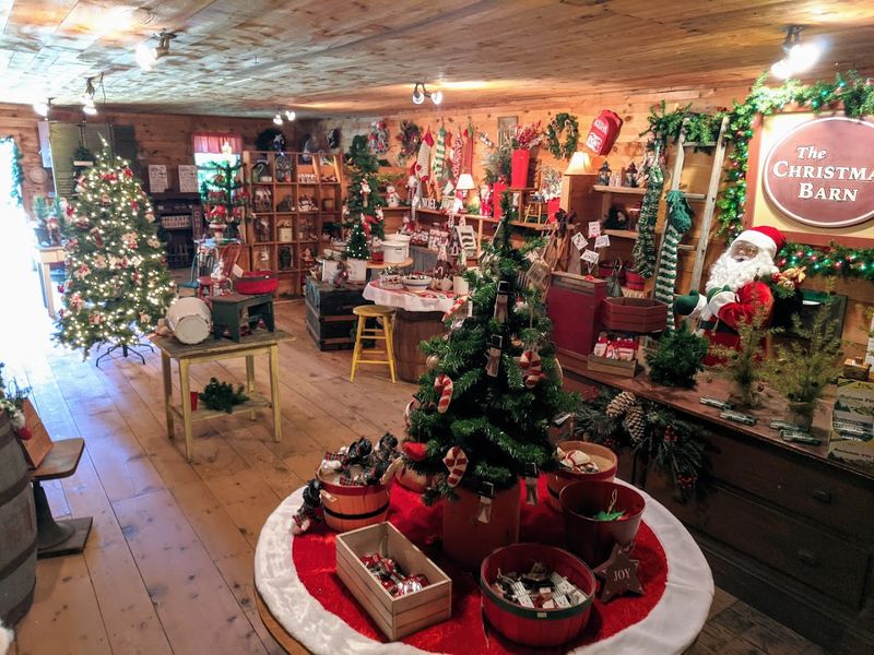 This Charming Christmas Barn In Connecticut Is As Magical As It Sounds Even Beyond The Holiday Season - Decor Hint Ornaments, Garland, And Cozy Finds