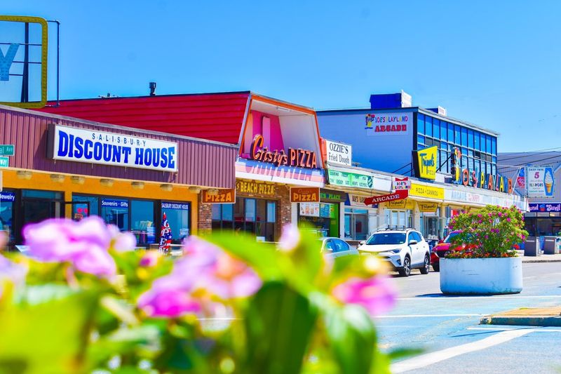 This Massachusetts Beachside Discount Store Is Packed With Bargains Locals Love - Decor Hint The Kind Of Store That Reminds You Good Deals Still Exist