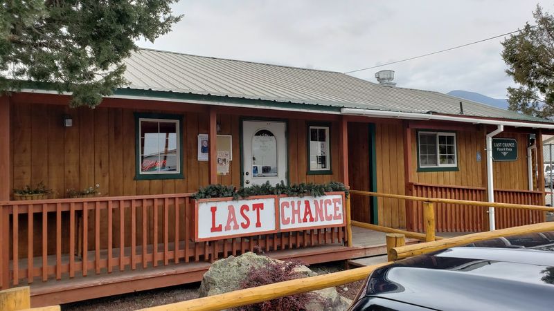Salmon's Small-Town Pizza Stop Feels Made For Pulling Over