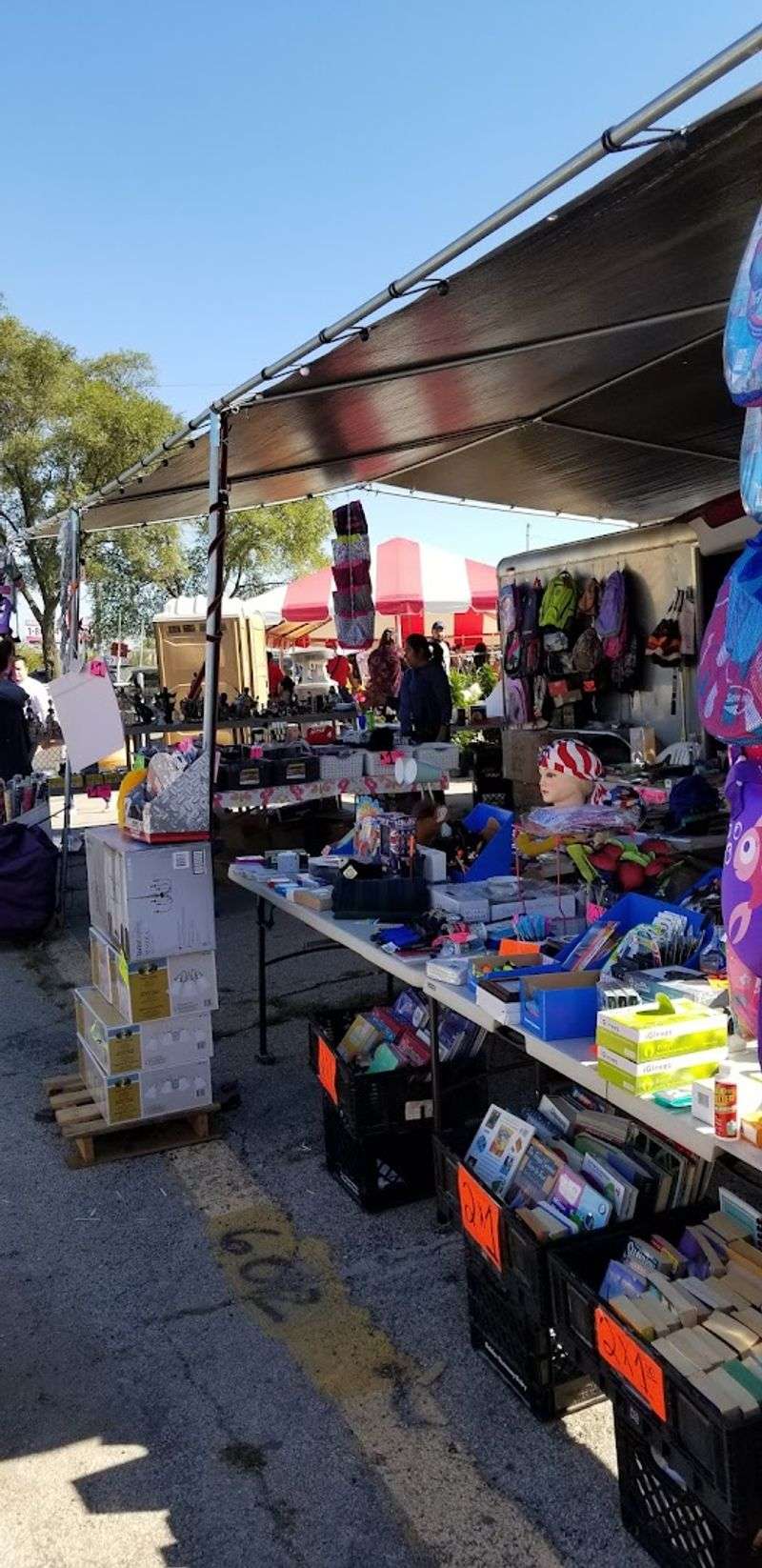 This Iconic Illinois Flea Market Is A Dream Destination For Treasure Hunters - Decor Hint The Vendor Mix That Keeps Every Visit Fresh