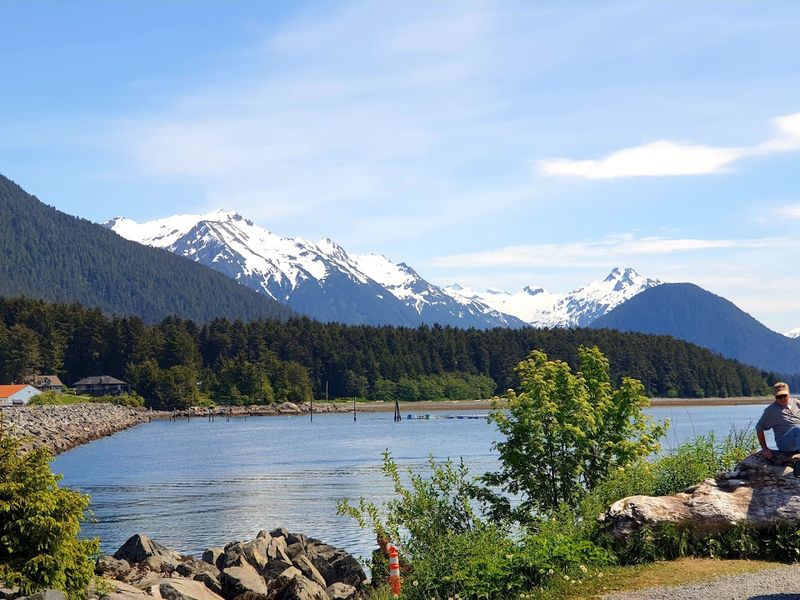 This Charming Alaska Town Has A Pace Of Life That's Hard To Leave Behind - Decor Hint Mountains, Ocean, And Everything Between