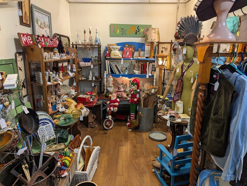 Antique Shopping In Historic Old Saybrook